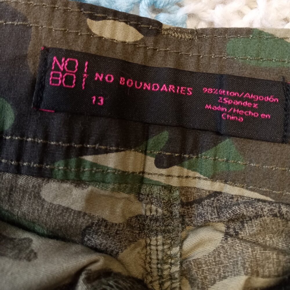 Women's camo shorts with belt size 13 - Picture 5 of 5